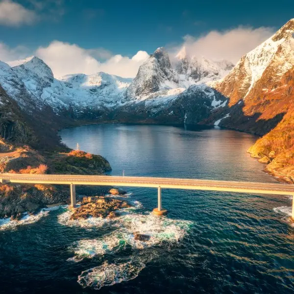 פיורדי גיירנגר: חוויה טבעית מדהימה בלב נורבגיה