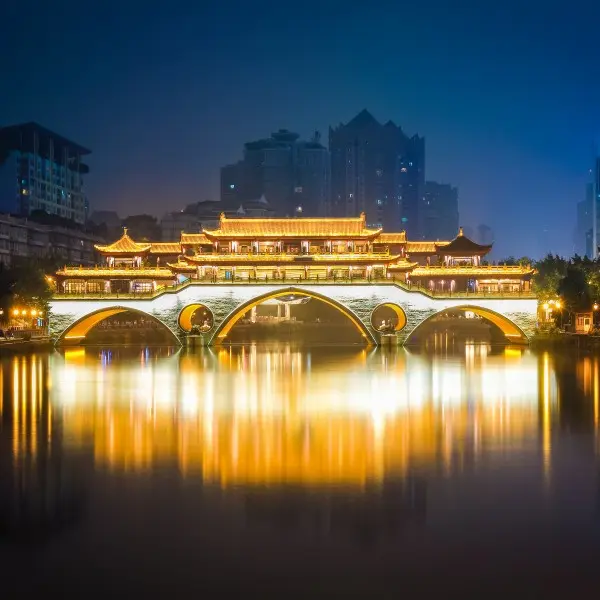 גלו את צ'נגדו: הפנינה התרבותית של סין עם פנדות וטעמים ססגוניים