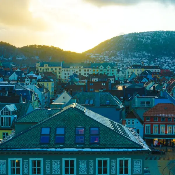 ברגן – המסע שלך לעולמות הקסם של פיורדי נורווגיה