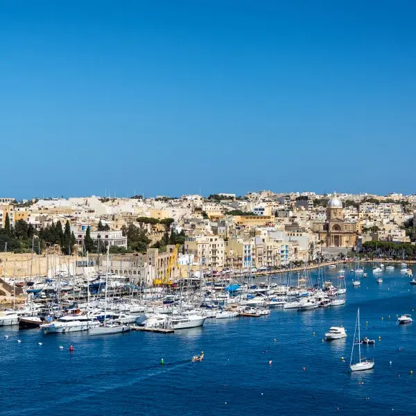 גלו את ולָטה – הפנינה הקסומה של הים התיכון!