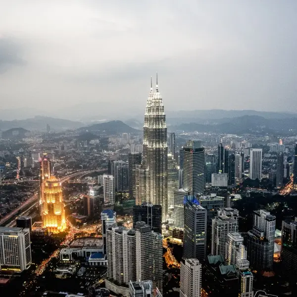 גלו את הקסם של קואלה לומפור: הלב הפועם של מלזיה!