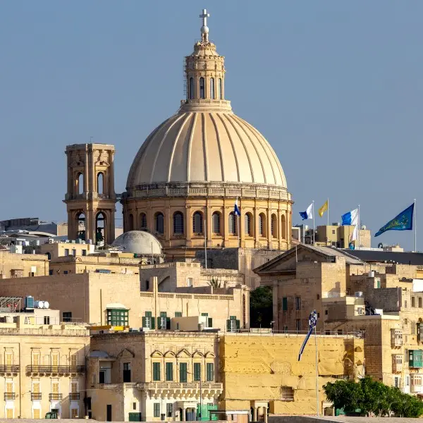 גלה את ההרמוניה הקסומה: איפה המזרח פוגש את המערב