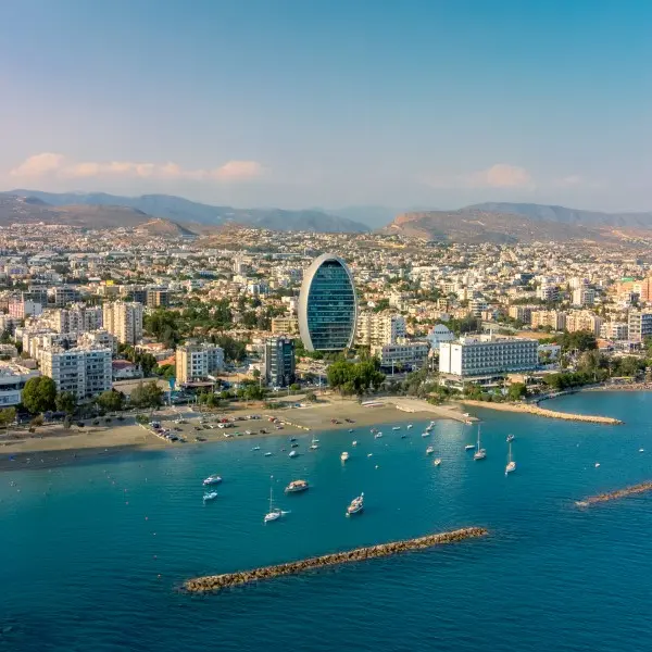 לימסול הקסומה בקפריסין קוראת לכם לחופשה בלתי נשכחת!