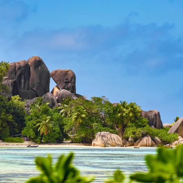 גלה את לה דיג – האוצר המוסתר של איי סיישל ממתין!