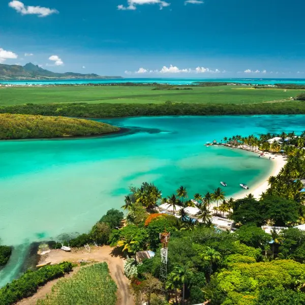 "פליק אן פלאק – חוויית גן עדן טרופי לכל המשפחה!"